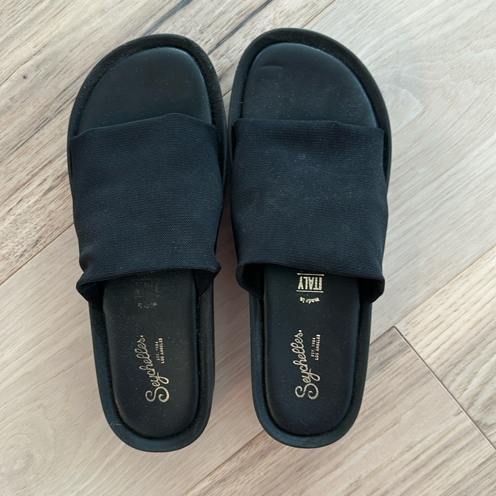 Seychelles size 6.5 black